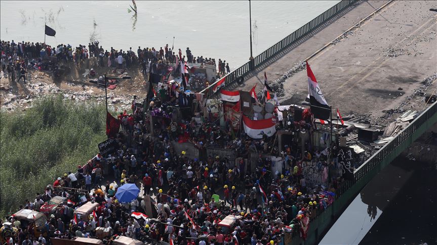 الجيش العراقي يحذر من انهيار جسر الجمهورية ببغداد