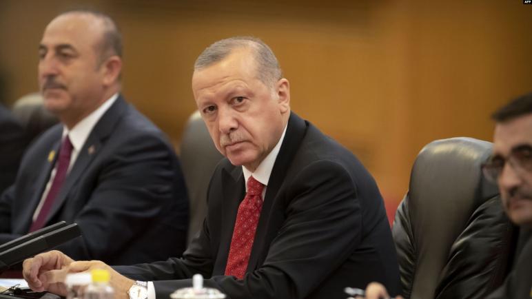 أردوغان يهدد باستئناف العملية العسكرية